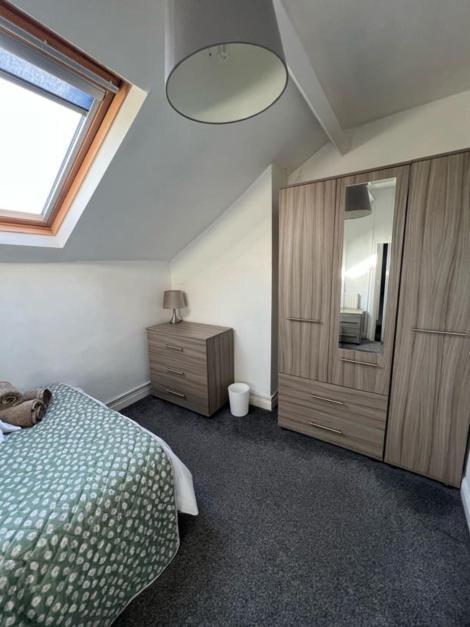 לידס Moorfield Street Guesthouse מראה חיצוני תמונה